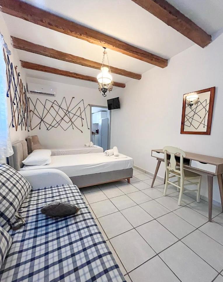 Camares Hotel Alopronia Buitenkant foto